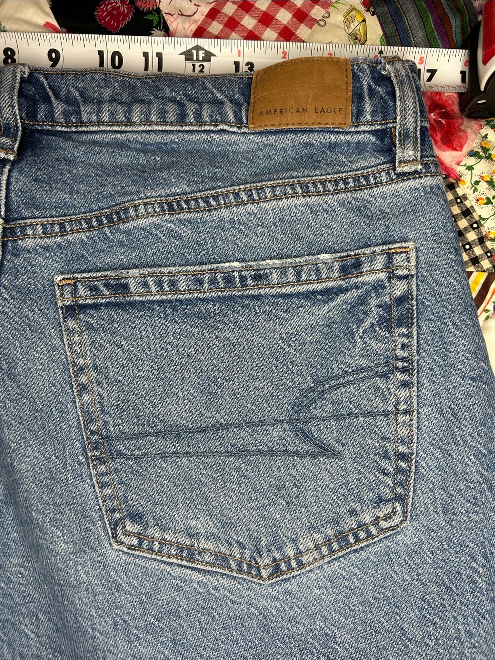 American Eagle Barrel  Jeans - Picture 4 of 4
